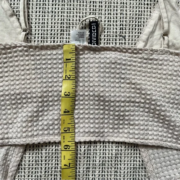 H&M Divided Textured Cream Crop Top - Picture 7 of 7